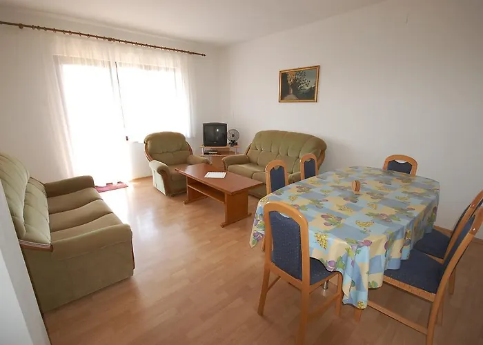 Djuka By El-pi Tours *