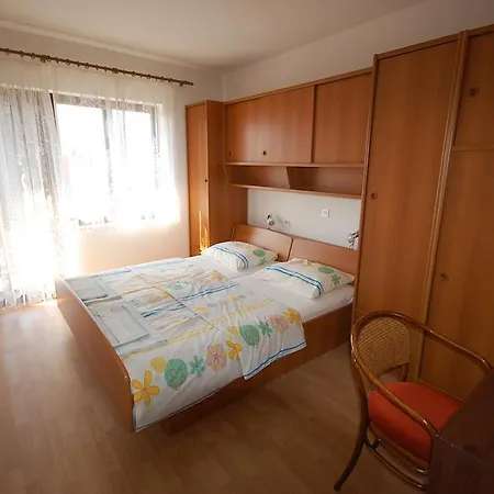 Djuka By El-pi Tours * Njivice