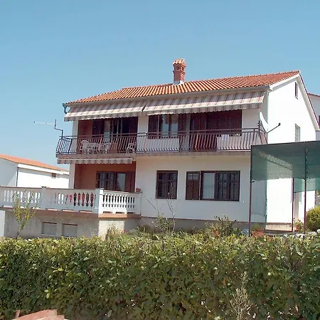 Apartment Djuka *